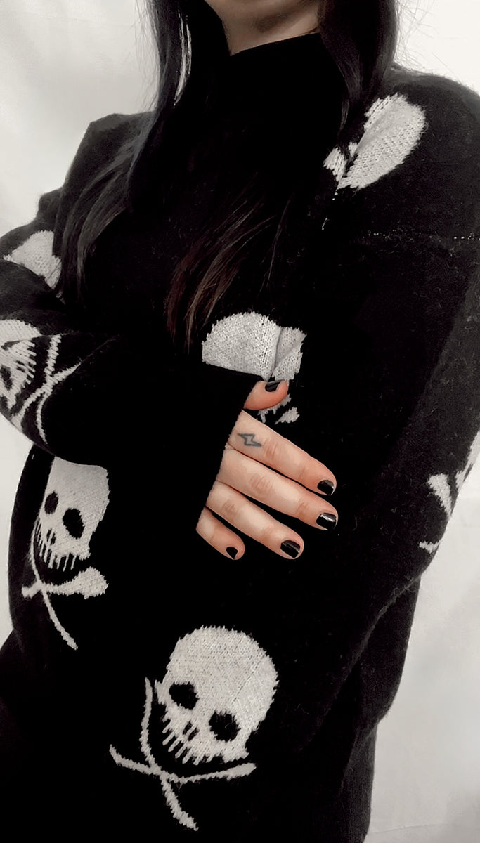Soft Spine Skull V-neck Sweater – Theblackcrownboutique